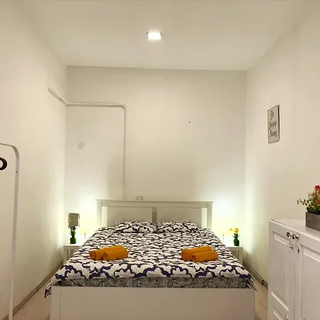 Private Apartment-7pax Apartamento *