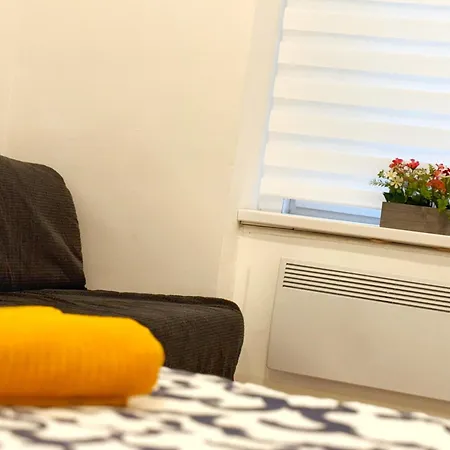 Private Apartment-7pax