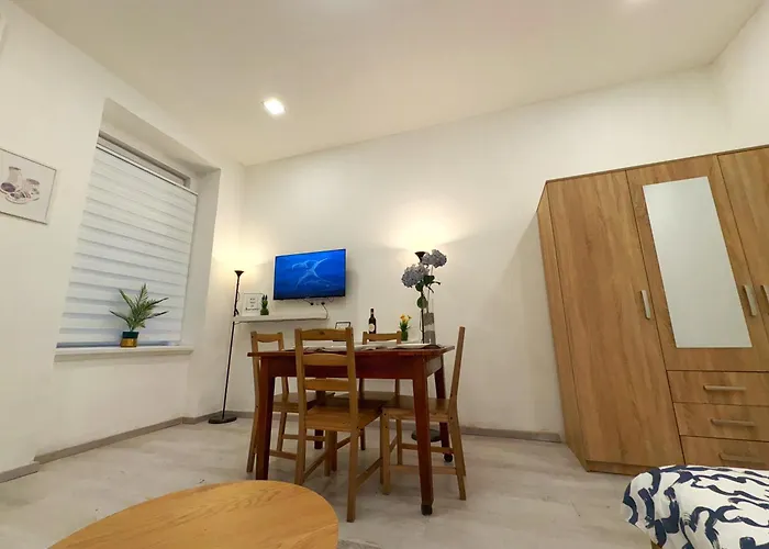 Private Apartment-7pax Apartman