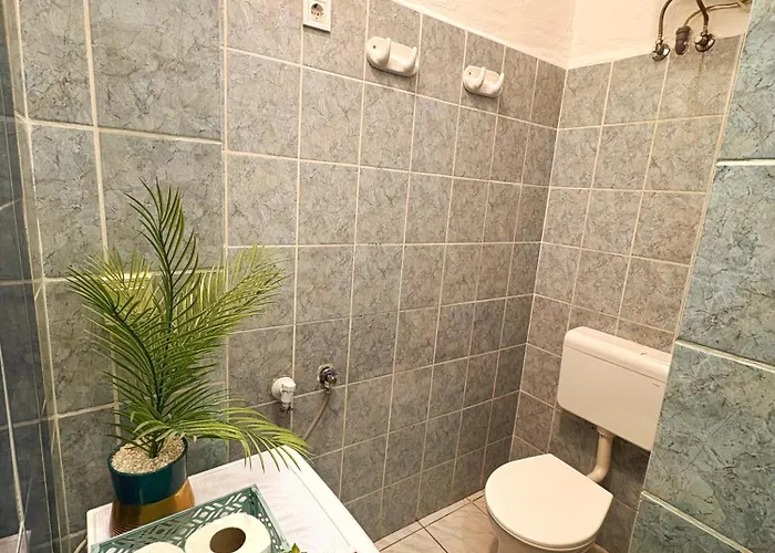 Private Apartment-7pax *