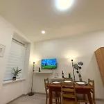 Private Apartment-7pax *