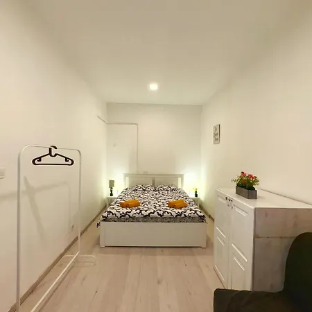 Private Apartment-7pax * 布达佩斯