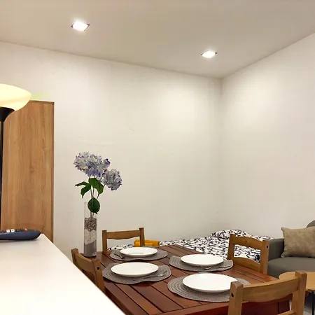 Private Apartment-7pax Апартаменты *